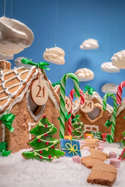 Casitas Jengibre Caseras Para Navidad Con Nieve Merengue Galletas Pueblo — Foto de Stock