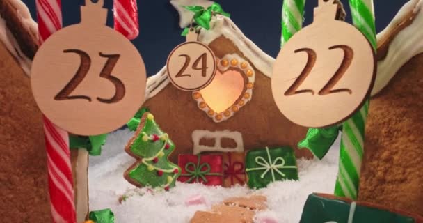 Gingerbread village for Christmas. Gingerbread cottages at night with stars. — Stock Video