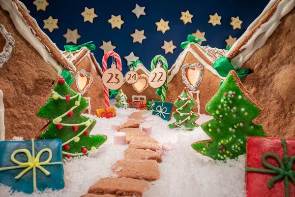 Oszałamiająca Świąteczna Wioska Pierników Nocy Gwiazdami Ciasteczek Gingerbread Wsi Boże — Zdjęcie stockowe