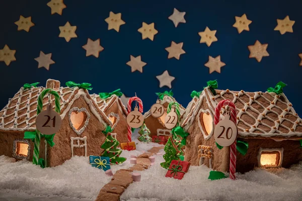 Oszałamiająca Świąteczna Wioska Pierników Gwiazdami Nocy Gingerbread Wsi Boże Narodzenie — Zdjęcie stockowe