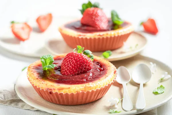 Tasty Strawbery Cheesecake Made Fresh Berries Sweet Summer Cheesecake Sweet — Stock Photo, Image