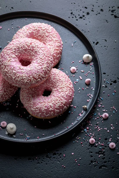 Donuts Rosa Frescos Populares Para Donuts Quinta Feira Gorda Sobremesa — Fotografia de Stock