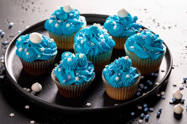 Homemade Cupcakes Flower Shaped Blue Cream Perfect Blue Dessert Sprinkles — Stock Photo, Image