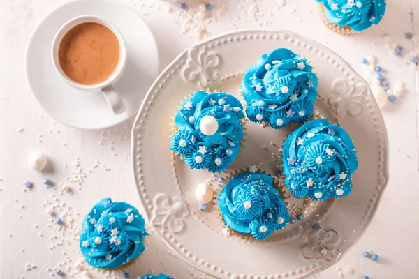 Unique Blue Cupcakes Cream Sprinkles Fat Thursday Blue Cupcakes Coffee — Stock Photo, Image