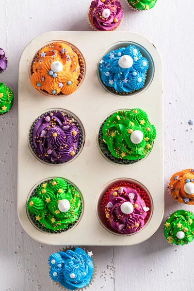 Doces Cupcakes Multicoloridos Feitos Creme Para Quinta Feira Gorda Cupcakes — Fotografia de Stock