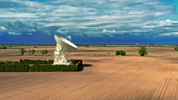 Observatoriet astronomiskt på brunt arkiverat i Polen. — Stockvideo