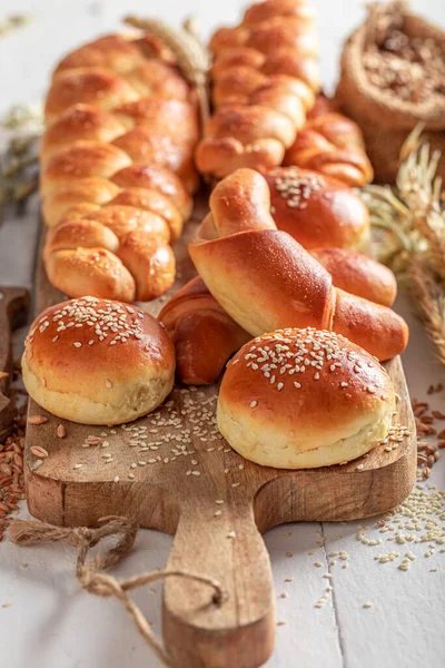 Goldene Brotsorte Mit Getreide Und Ähren Vielfalt Hausgemachten Broten — Stockfoto