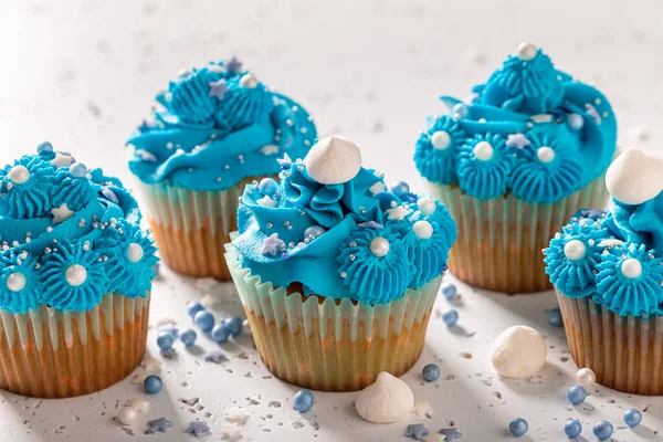 Zoete Cupcakes Gemaakt Van Blauwe Room Voor Dikke Donderdag Perfect — Stockfoto
