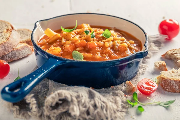 Heerlijke Minestrone Soep Met Kerstomaten Noedels Minestrone Soep Met Groentemix — Stockfoto