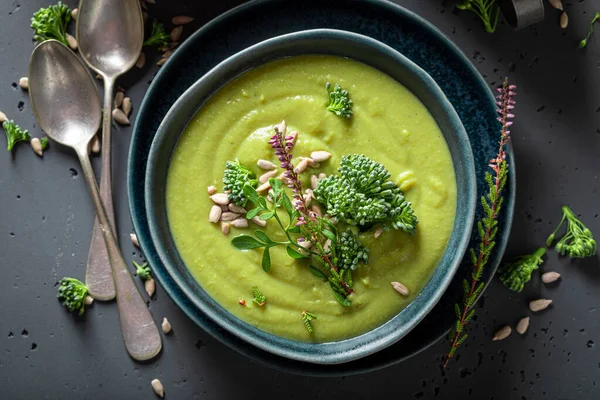 Sopa Brócoli Verde Como Aperitivo Sano Fresco Sopa Vegana Hecha —  Fotos de Stock