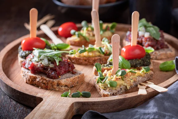 Healthy Bruschetta Made Fresh Ingredients Breakfast Serving Board — Fotografia de Stock