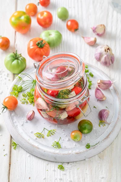 Preparation Pickled Tomatoes Garlic Horseradish Dill Pickling Tomatoes Home — Stock Photo, Image