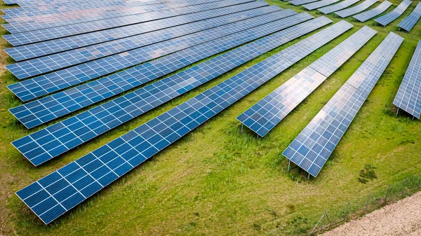 Granja Fotovoltaica Grande Azul Como Fuente Energía Renovable Energía Pura —  Fotos de Stock