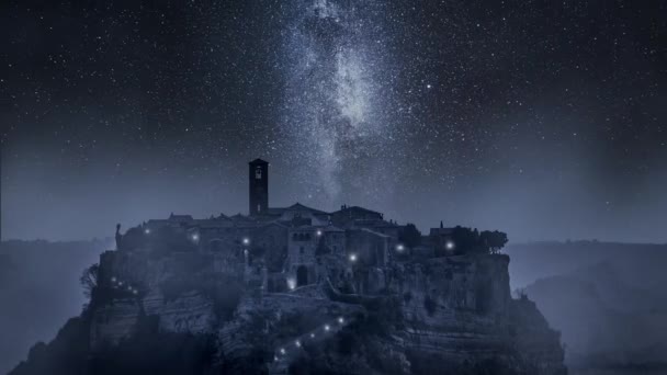 Casco antiguo de Bagnoregio con vía láctea, Italia. Cronograma. — Vídeo de stock