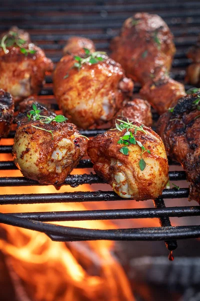 Mézzel Fűszerekkel Pácolt Forró Sült Csirkeláb Sült Csirke Grillsütőn Lángokkal — Stock Fotó