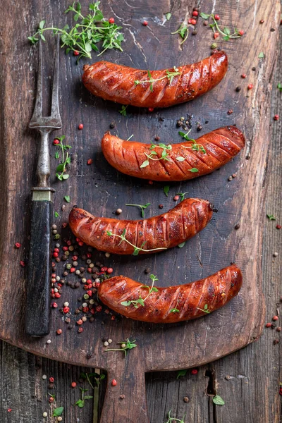 Salchichas Asadas Picantes Con Hierbas Especias Salchichas Asadas Como Manjar —  Fotos de Stock