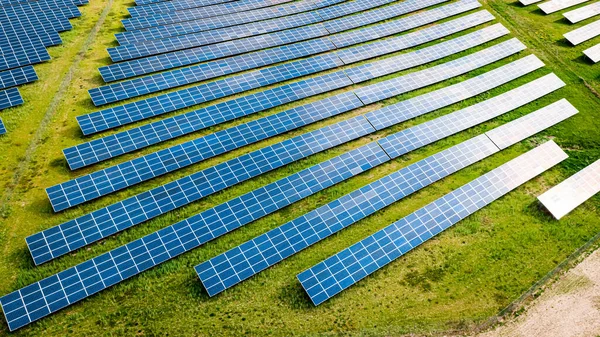 Fazenda Fotovoltaica Como Fonte Energia Renovável Energia Pura Campo — Fotografia de Stock