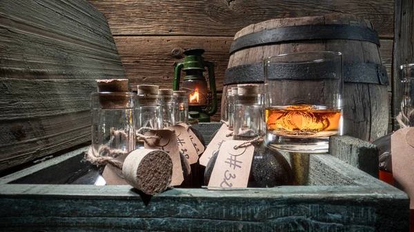 Whisky Invecchiato Con Ghiaccio Una Vecchia Distilleria Bourbon Con Ghiaccio — Foto Stock