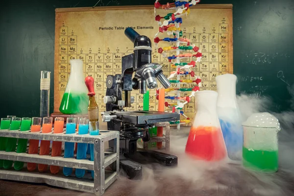 Reação Química Rápida Laboratório Escolar Com Modelo Dna Aulas Química — Fotografia de Stock
