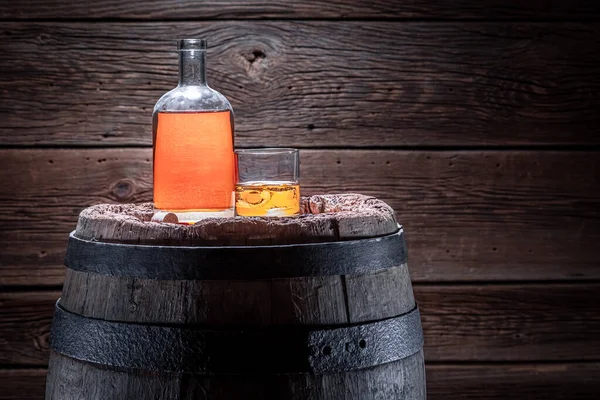 Realizzato Artigianalmente Brendy Con Ghiaccio Una Vecchia Distilleria Whisky Con — Foto Stock