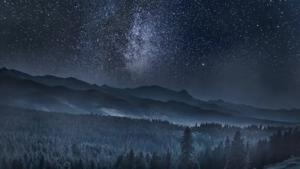 Γαλαξίας επάνω από το εξοχικό σπίτι στα βουνά Τάτρα Πολωνία το βράδυ — Αρχείο Βίντεο