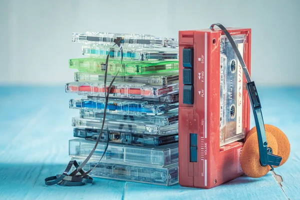 Klassieke Cassette Tape Met Oranje Hoofdtelefoon Speler Cassette Audiobanden Met — Stockfoto