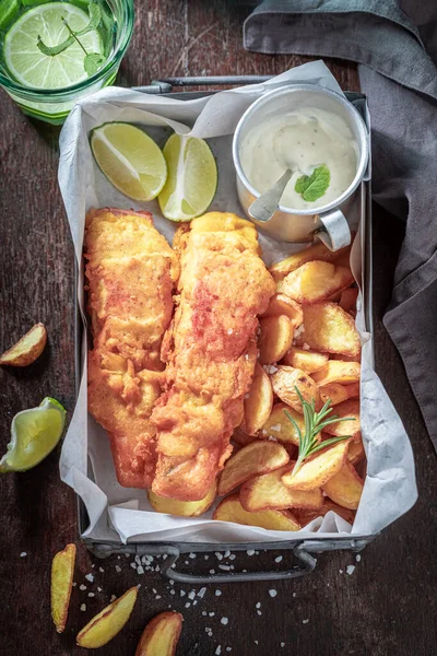 Bacalhau Saboroso Batatas Com Molhos Limão Bacalhau Frito Com Batatas — Fotografia de Stock