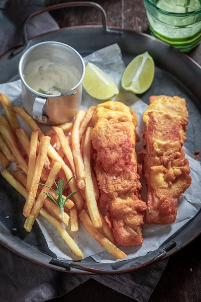 Hot Fish Chips Served Lime Salt Classic Fish Chips Served — Stock Photo, Image