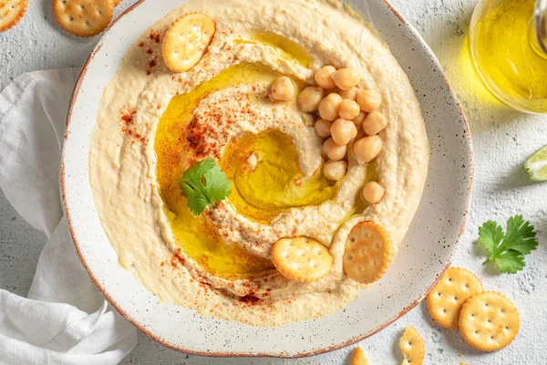 Finom Házi Hummus Mint Egészséges Snack Egészséges Vegán Humusz Keksszel — Stock Fotó