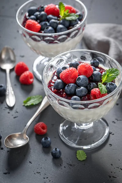 Koude Zoete Panna Cotta Als Italiaans Dessert Panna Cotta Gemaakt — Stockfoto