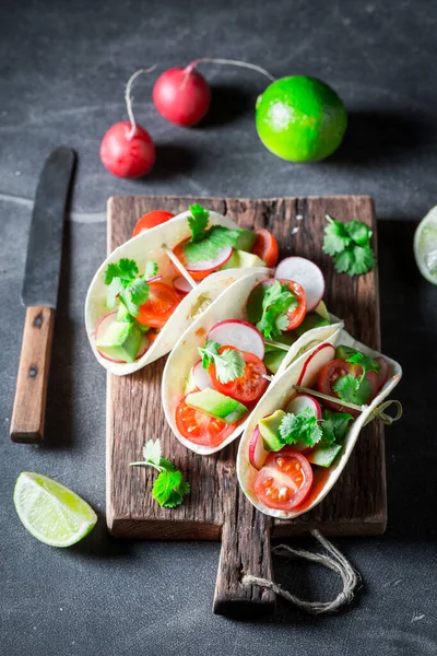 Tasty Vegetarian Tacos Spicy Starter Restaurant Tacos Vegetables Mexican Snack — Zdjęcie stockowe