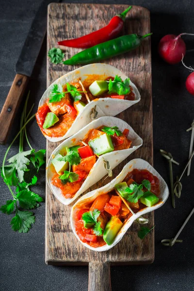 Mexican Spicy Tacos Fresh Vegetables Herbs Spicy Vegetarian Tacos Vegetables — стокове фото