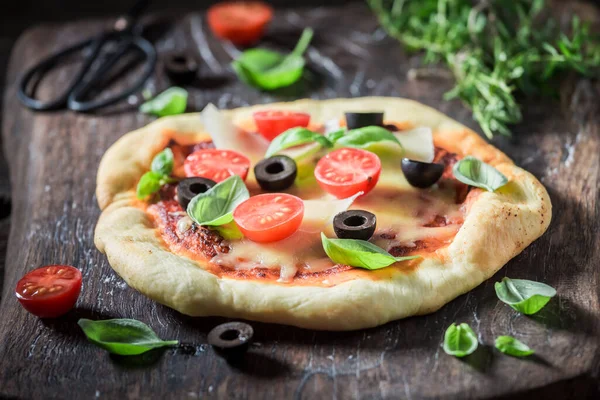 Homemade Pizza Cheese Olives Herbs Pizza Made Fresh Ingredients — Stock Photo, Image