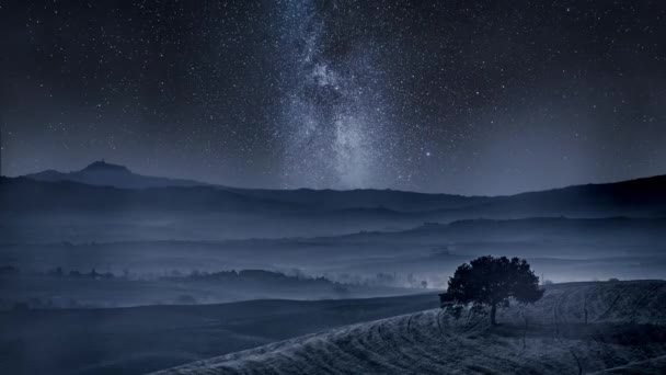 Timelapse Terra Dos Sonhos Toscana Com Árvore Campo Maneira Leitosa — Vídeo de Stock