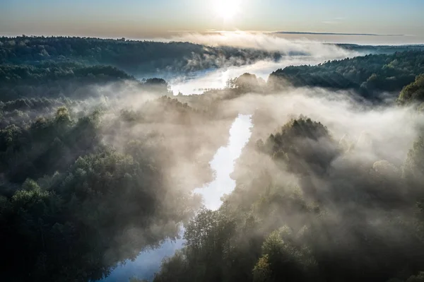 Mist Rivier Met Zonnestralen Bij Zonsopgang Vanuit Lucht Europa — Stockfoto