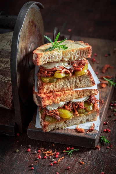 Tasty Sandwich Pickles Pulled Pork Bbq Sauce American Cuisine — Stock Photo, Image