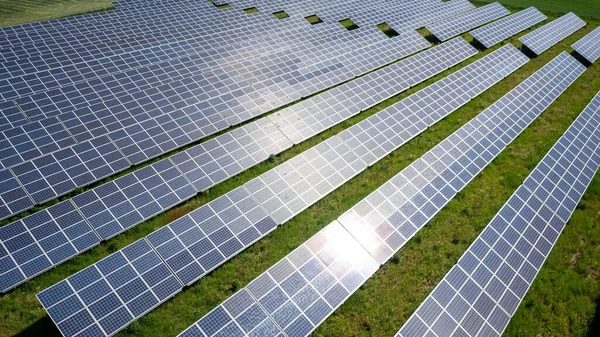 Painéis Solares Grandes Azuis Como Fonte Energia Renovável Energia Pura — Fotografia de Stock