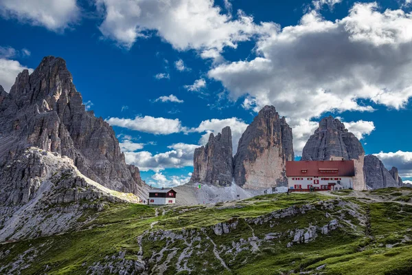 Dreizinnen Hut Tre Cime Lavaredo Background Dolomites Italy — Stockfoto