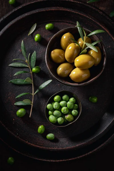 Здоровые Свежие Оливки Качестве Испанской Закуски Сохранившиеся Оливки — стоковое фото