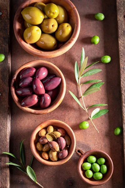 Вкусные Здоровые Оливки Качестве Испанской Закуски Сохранившиеся Оливки — стоковое фото