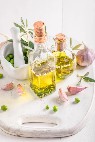 Tasty Intense Oil Bottle Garlic Products Made Olives Garlic — Stock Photo, Image