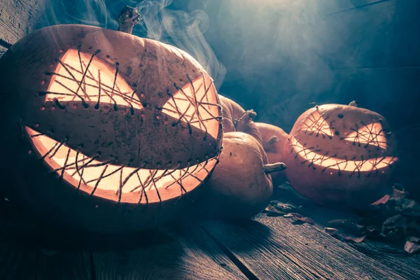 Gruseliger Und Nebliger Halloween Kürbis Mit Rauch Und Licht Hintergrund — Stockfoto