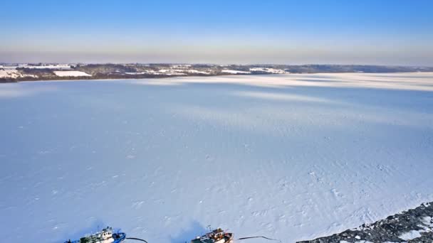 Deux Brise Glaces Sur Vistule Hiver Pologne Plock Vue Aérienne — Video