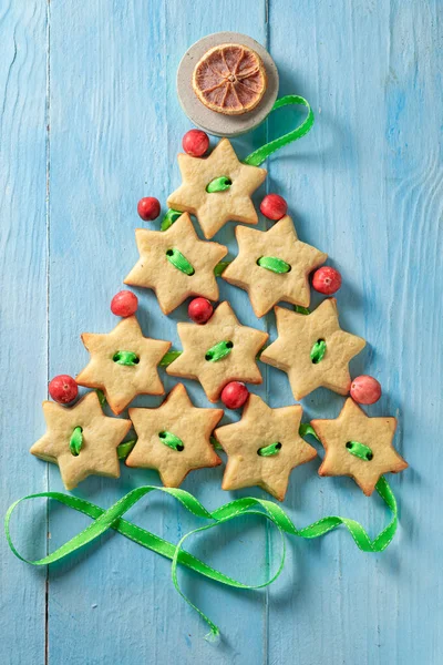 Cadeia Biscoitos Manteiga Deliciosa Como Decoração Natal Decorações Para Natal — Fotografia de Stock