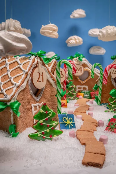 Liebenswertes Und Süßes Weihnachtsdorf Mit Bonbons Und Plätzchen Lebkuchendorf Weihnachten — Stockfoto