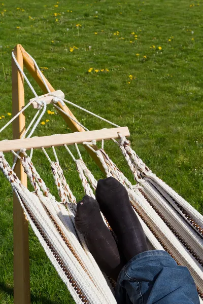 Lui op de hangmat — Stockfoto