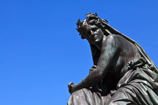 Standbeeld van een vrouw — Stockfoto