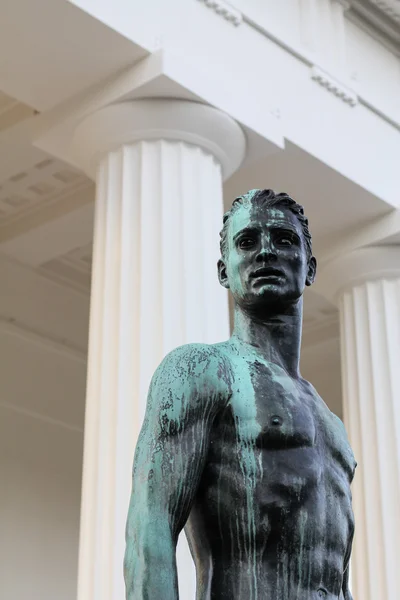 Heroic statue — Stock Photo, Image