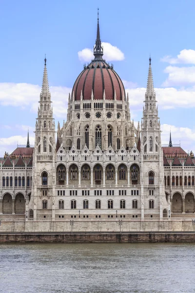 Parte media del Parlamento húngaro — Foto de Stock