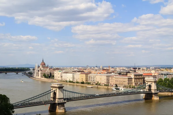 Будапештский берег реки — стоковое фото